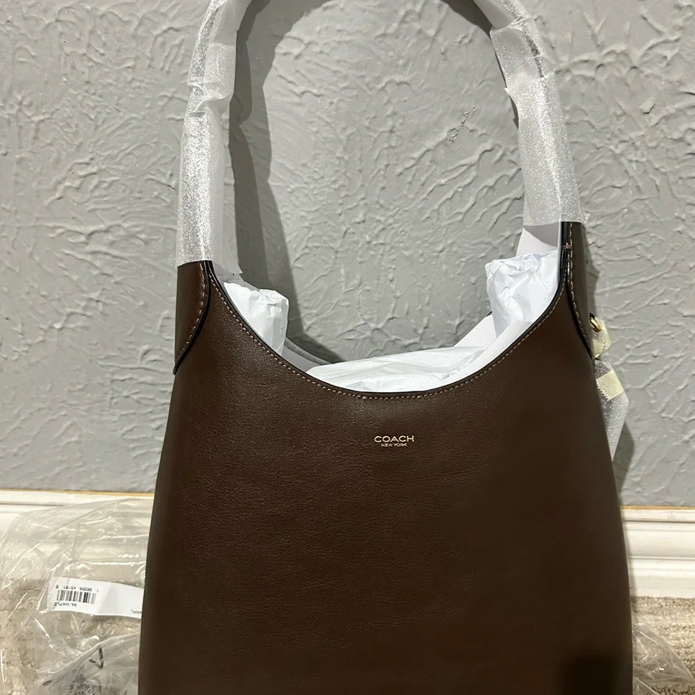 Coach Brooklyn Shoulder Bag 28 – Brass/Maple | NWT with Dust Bag - Picture 1 of 6